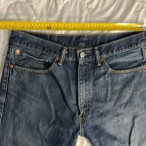 Levi’s 505 Denim Waist: 34, Inseam: 30 inches thumbnail 3