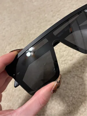 QUAY Black Hindsight Sunglasses thumbnail 2