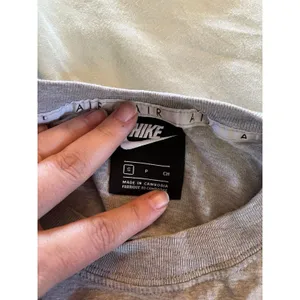 Nike Air Shirt Women's Plus Short Sleeve Small Lounge Crop Swoosh Gray thumbnail 7
