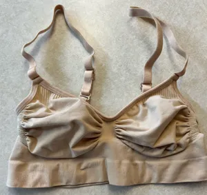 SKIMS SEAMLESS SCULPT BRALETTE! thumbnail 1