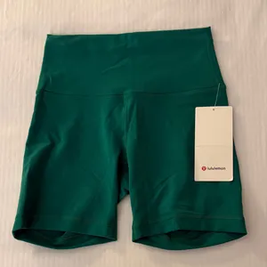 Lululemon Wunder Train HR Shorts 6” size in raceway green thumbnail 2