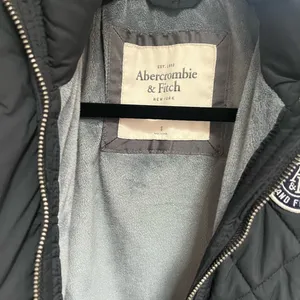 Abercrombie‎ & Fitch hooded puffer vest Y2K black fleece lined size small thumbnail 5