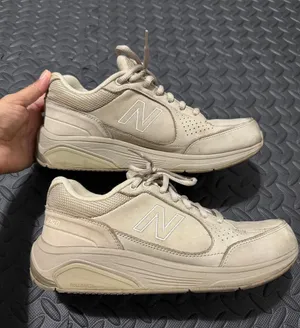 New Balance Womens 928 Walking Shoes Tan Suede Leather Comfort Sneakers Size 8 thumbnail 1