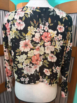 Billabong Black Floral Tie-Front Button-Down Shirt thumbnail 9