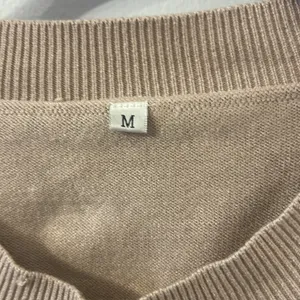 Amazon Tan and black striped crewneck sweater size medium thumbnail 2