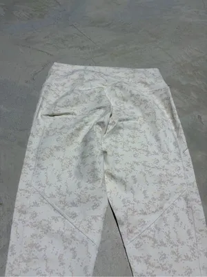Fabletics NWT Define high-waisted soft white 7/8 leggings large MSRP$70 thumbnail 9