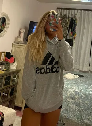 Sweatshirt thumbnail 1