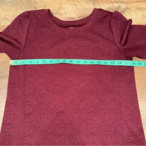 Loft Women's Jacquered Floral Patterned Short-sleeve Burgundy Crewneck Top thumbnail 7
