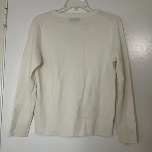 QUINCE. mongolian cashmere vneck knit ivory cream sweater medium thumbnail 4