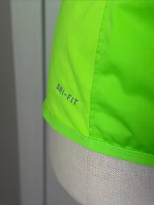 Nike Dri-FIT Running Reflective Full Zip Cycling Vest Neon Green size medium thumbnail 6