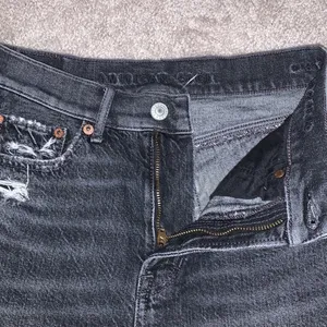 American Eagle Comfort Stretch Highest Rise 90s Boyfriend Shorts Womens 0 thumbnail 3