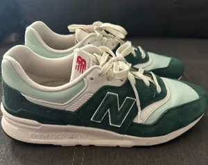 New Balance Women’s 997H thumbnail 1