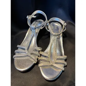 Fioni Womens Silver Glitter Kitten Heel Sandals Strappy‎ Dress Shoes Size 7.5 thumbnail 2