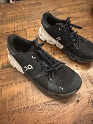 ON RUNNING Cloudflyer 5 Running Shoe‎ Black Size 9 thumbnail 2