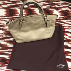 COACH KELSEY METALLIC GOLD PEBBLED LEATHER SHOULDER HAND BAG PURSE TOP HANDLE SATCHEL F36675 Approx 13” Wide x 10” Tall x 3.5” Deep Comes with dustbag thumbnail 1