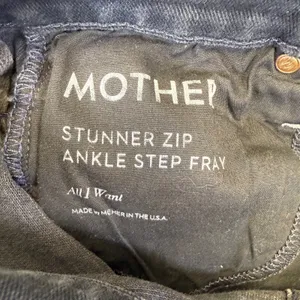 MOTHER Stunner Zip‎ Ankle Step Fray Jeans All I Want Faded Black Skinny Size 26 thumbnail 3