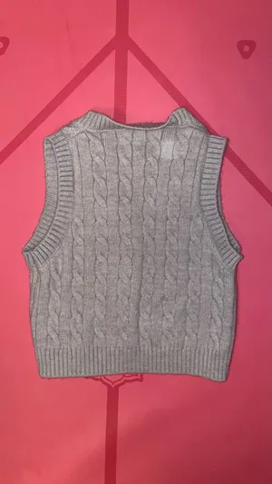 Grey vest thumbnail 3