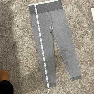 Spanx Seamless Sculpt Leggings in the color Spacedye Cloudy Grey Size Large thumbnail 10