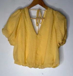 astr the label Yellow‎ Ballon Short Sleeve Tv Neck Top Small thumbnail 1