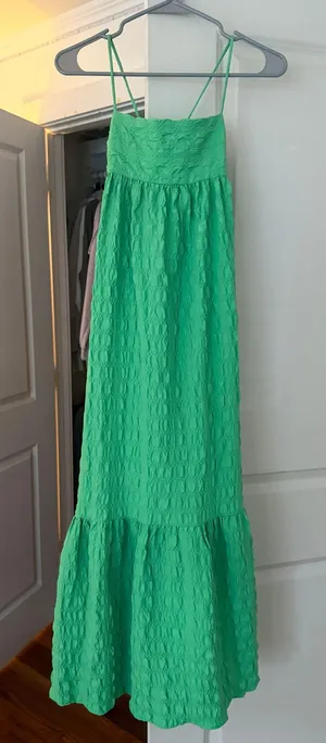 Dress thumbnail 1