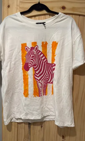 zebra graphic t shirt White Size no size but assuming it fits like a M thumbnail 1