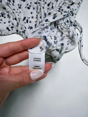 Belle Jour Floral Ruched Side‎ Snap Henley Top - M thumbnail 4
