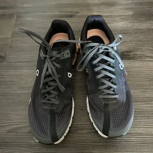 On Running Black Gray and Pink Accent Sneakers thumbnail 8