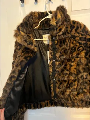 Abercrombie Mini Puffer Faux Fur Small NWT thumbnail 3