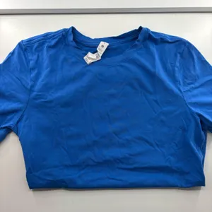 Lululemon T-Shirt thumbnail 1