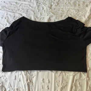 Edikted Black Long Sleeve Crop Top thumbnail 6