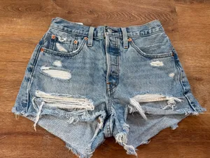 Levi’s 501 Jean Shorts Button Fly thumbnail 1