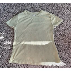 Old Navy Women's Green Ribbed Snug Short Sleeve‎ Tee Size Medium thumbnail 2