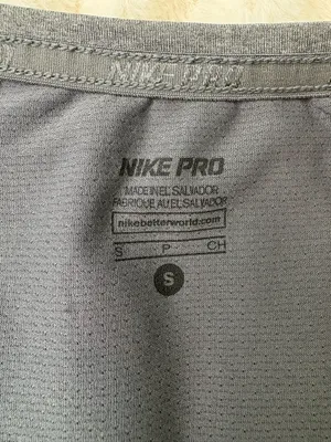 Nike top  thumbnail 2