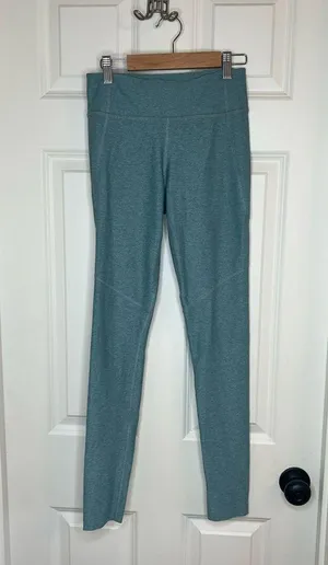 Outdoor Voices EUC! Warmup 7/8 Legging by in Size S thumbnail 2