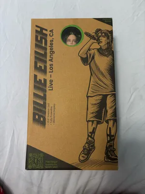 Billie Eilish Official Collective Figure – LA Neon Green Concert Outfit thumbnail 2
