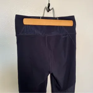 New Balance Women's Athletic Leggings Navy Blue Cropped Mesh Waist Compression thumbnail 9