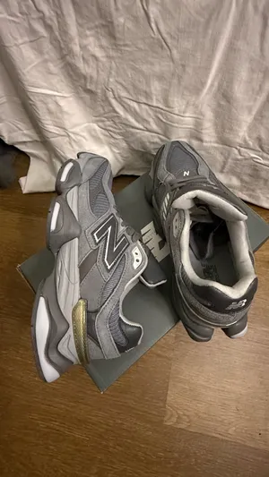 New Balance 9060 Sneakers Shoes Size Women’s 9. Men’s 7.5 thumbnail 4