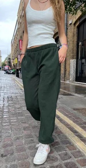 Brandy Melville Rosa Sweatpants thumbnail 1