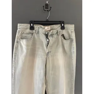 Universal Thread Womens 16 Mid Rise 90s Baggy Jeans Light‎ Wash Button Fly Blue thumbnail 2