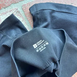 NWOT Women's Black Ribbed Workout Set thumbnail 8