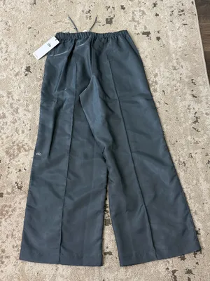 Alo Yoga Afterglow Wide-Leg Track Pants Size Medium in Steel Gray NWT thumbnail 4
