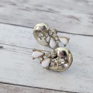 Vintage Screw On Earrings Gold Tone, Clear & White - Condition Issues thumbnail 2