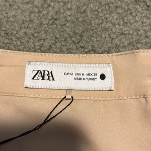 Zara beige hi waist adjustable flat front Shorts thumbnail 6