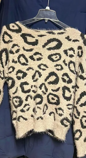 Easel Boutique sweater thumbnail 1