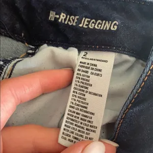 American eagle dark wash high rise jeans! thumbnail 4