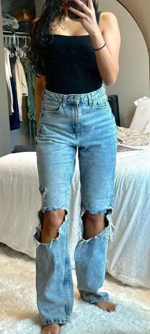 H&M Straight Jeans thumbnail 2