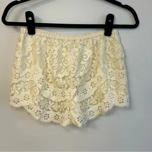 Cream Lace Shorts thumbnail 2