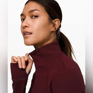 LULULEMON Outrun the Elements 1/2 Zip Long Sleeve Running Top in Garnet Size 4 thumbnail 5