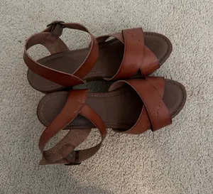 Universal Threads Women’s Brown Leather Crisscross Strap Sandals thumbnail 1