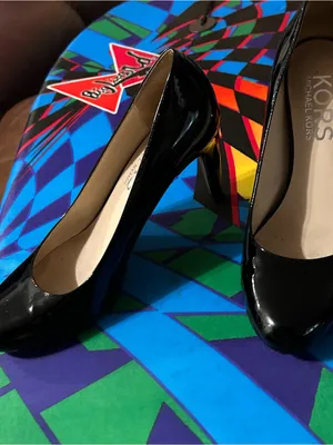 Michael Kors Black Patent Leather Round Toe Pumps 8M thumbnail 3